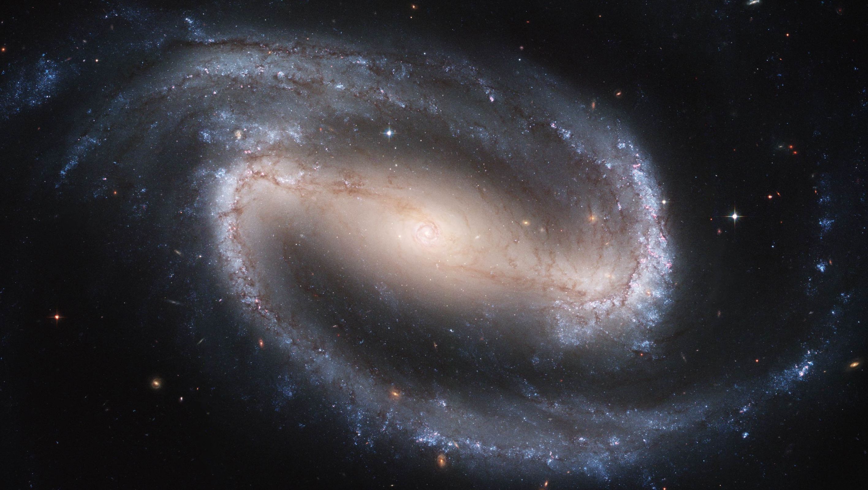 1300(Hubble).jpg