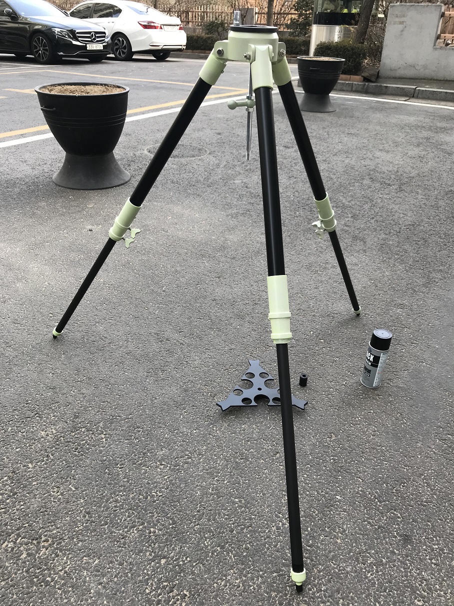 tripod.jpg